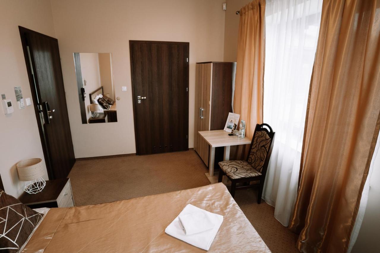 Hotel U Ojdanow Węgrów Exterior foto